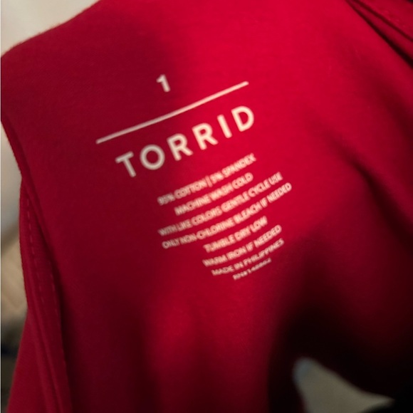 Torrid Womens Foxy Sweetheart Twist Top Size 1 Red NWT - Picture 4 of 7